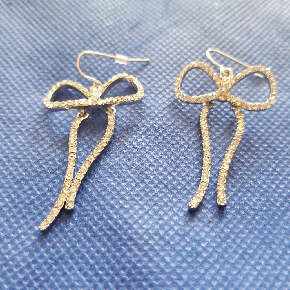 NWOT crystal bow style earrings